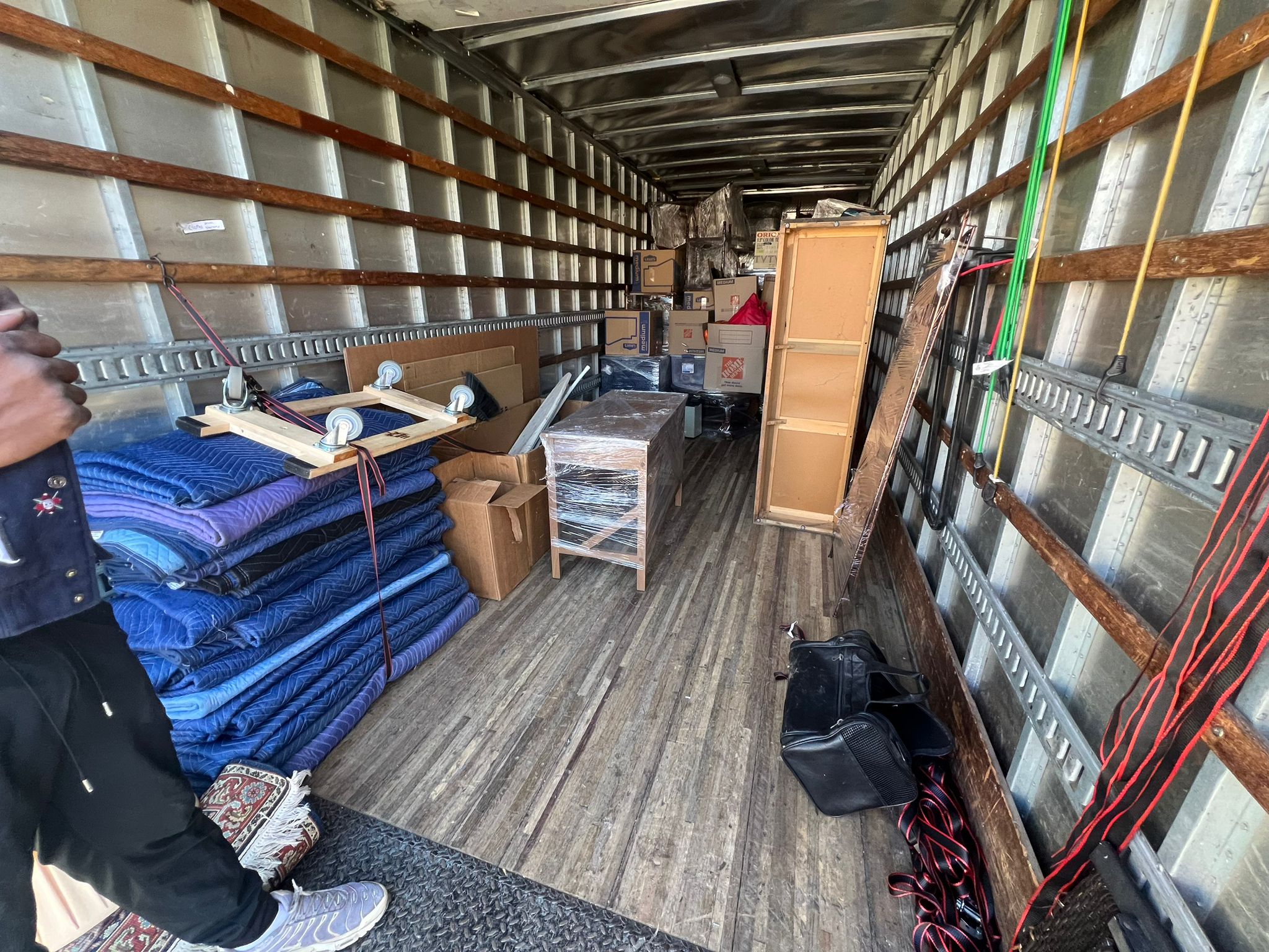 Bayou Movers truck loaded for a large supersized move
