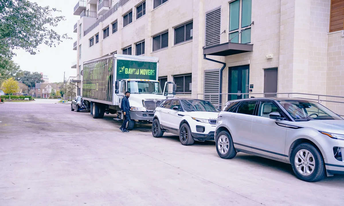 Bayou Movers apartment moving service available in Spring Branch, Texas