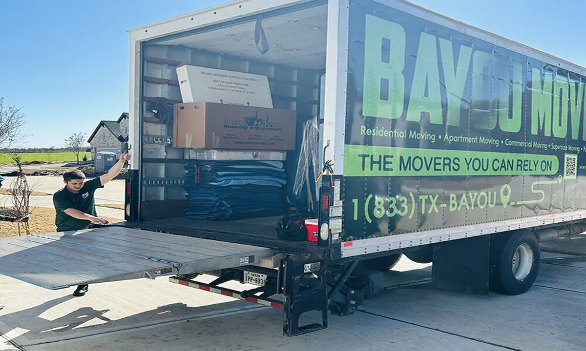 Bayou Movers crew and liftgate loading service available in Alief, Texas